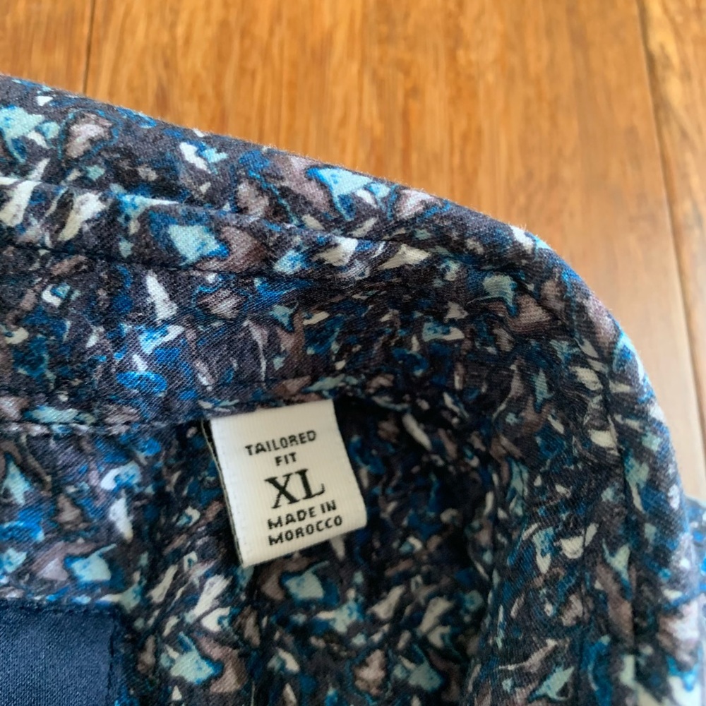 Robert Graham Button Up - Picture 3 of 5